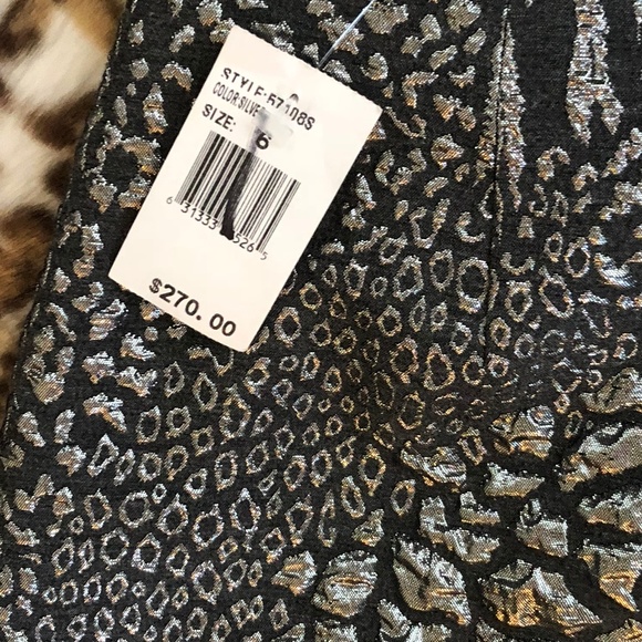 Jacquard Mellalic Silver Pencil Skirt by Teri Jon - Picture 4 of 5